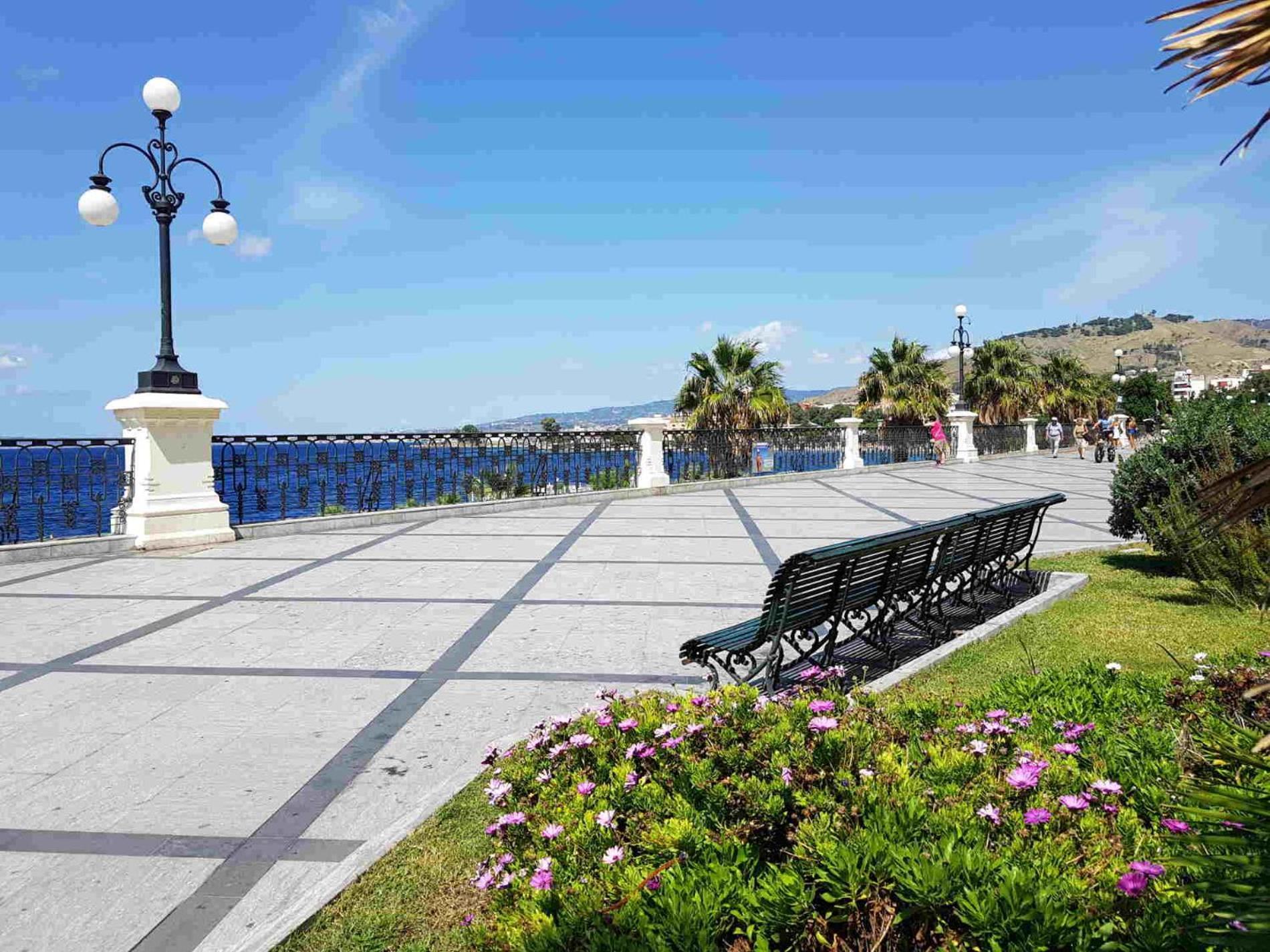 76 Avenue Suites Wi-Fi - Shuttle Reggio di Calabria Kültér fotó