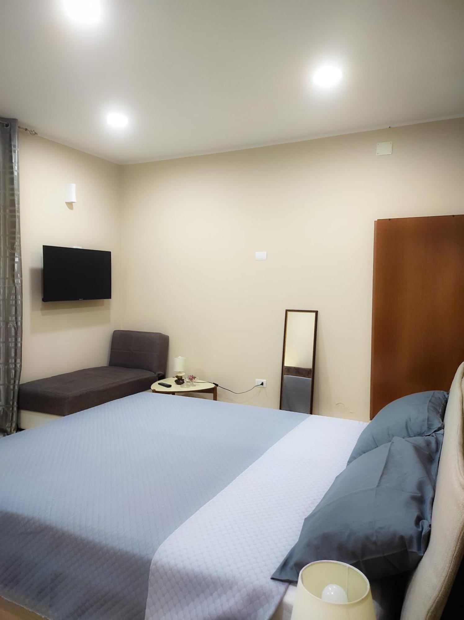 76 Avenue Suites Wi-Fi - Shuttle Reggio di Calabria Kültér fotó